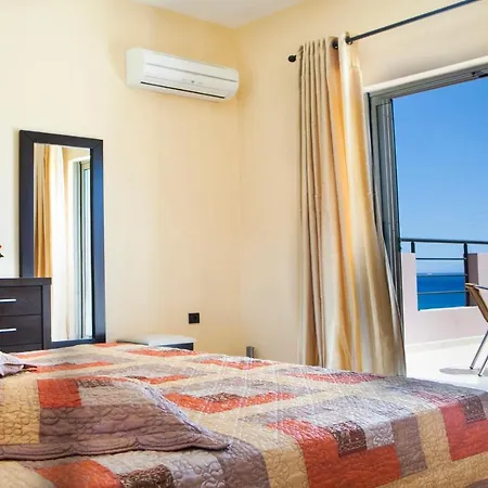 Skala Sleeps 6 Pool Wifi Вилла