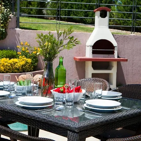 Skala Sleeps 6 Pool Wifi Вилла