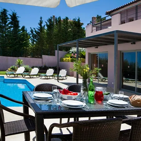 Skala Sleeps 6 Pool Wifi