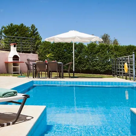 Вилла Skala Sleeps 6 Pool Wifi