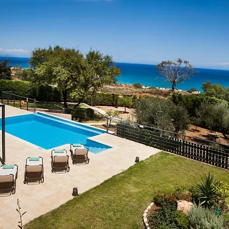 Skala Sleeps 6 Pool Wifi *
