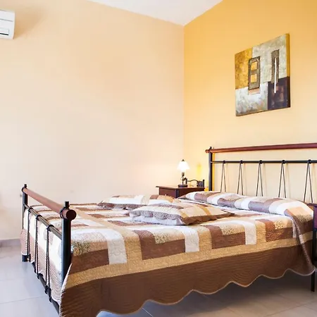 Вилла Skala Sleeps 6 Pool Wifi
