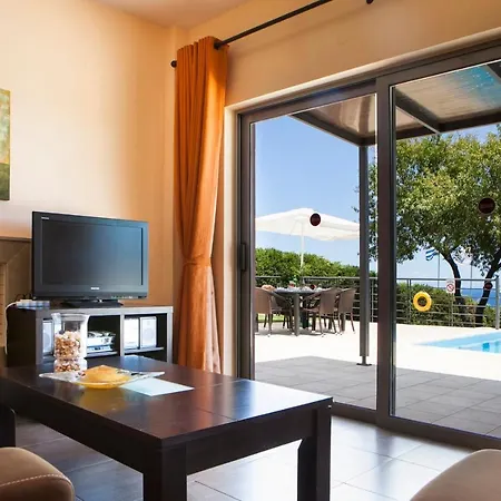 Skala Sleeps 6 Pool Wifi *